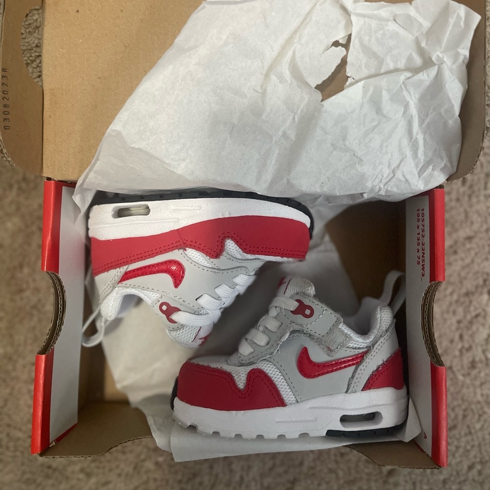 Nike Kids Sneakers in Red and White